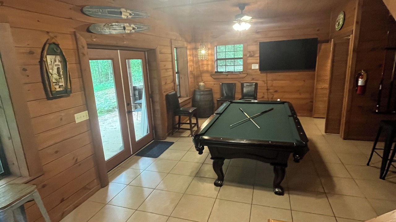 Photo of Bedroom in Byrdstown