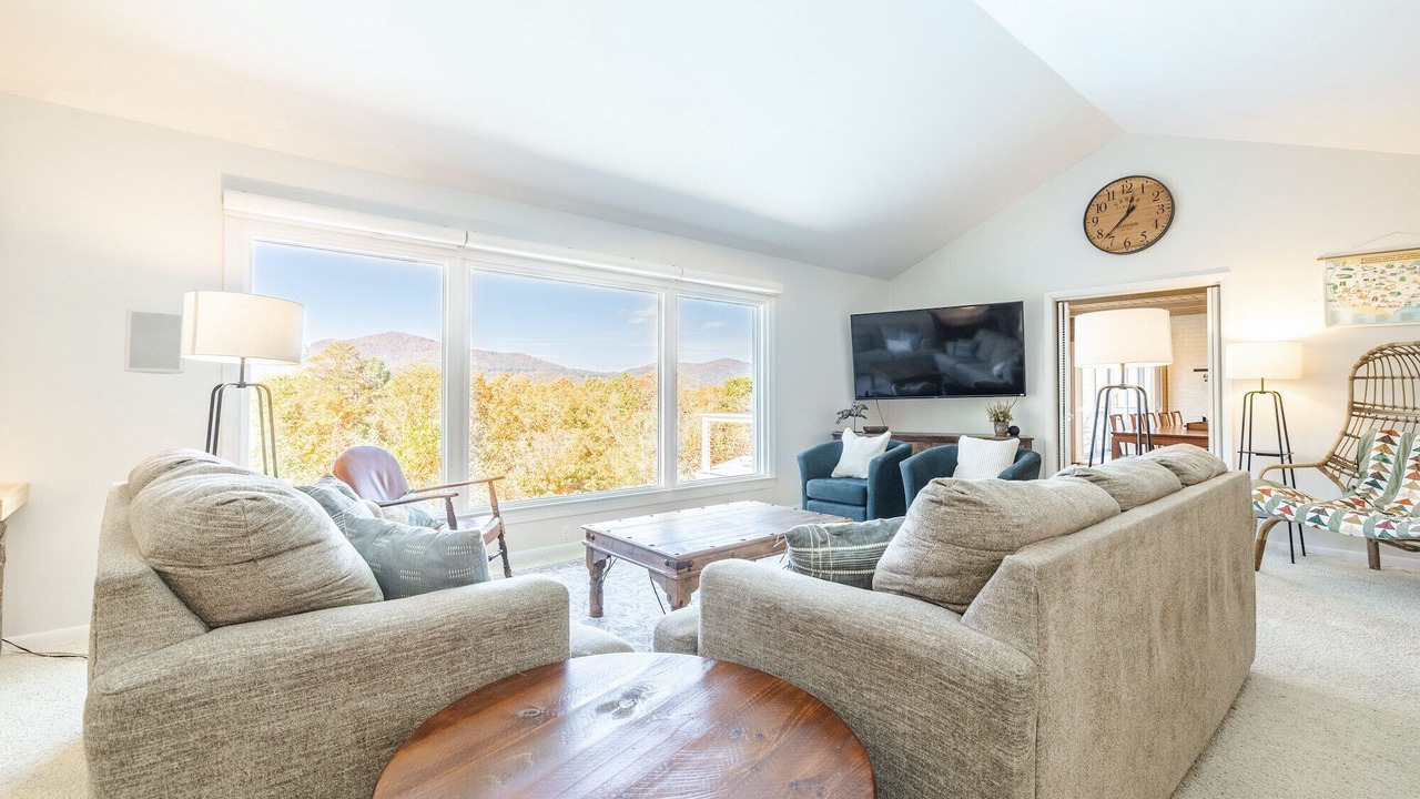 Photo of Livingroom in Landrum