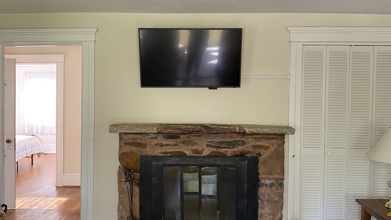 Photo of Livingroom in Flat Rock