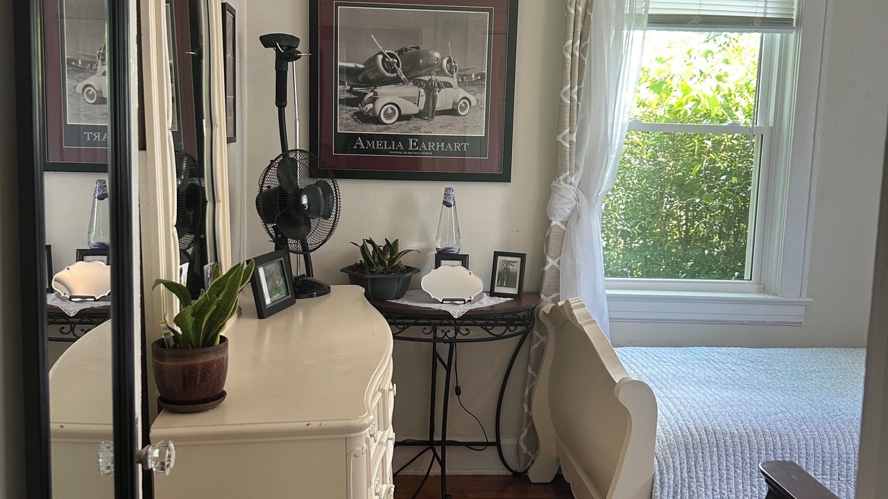 Photo of Bedroom in Burnt Chimney