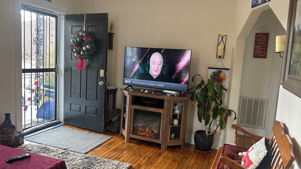 Photo of Livingroom in Burnt Chimney