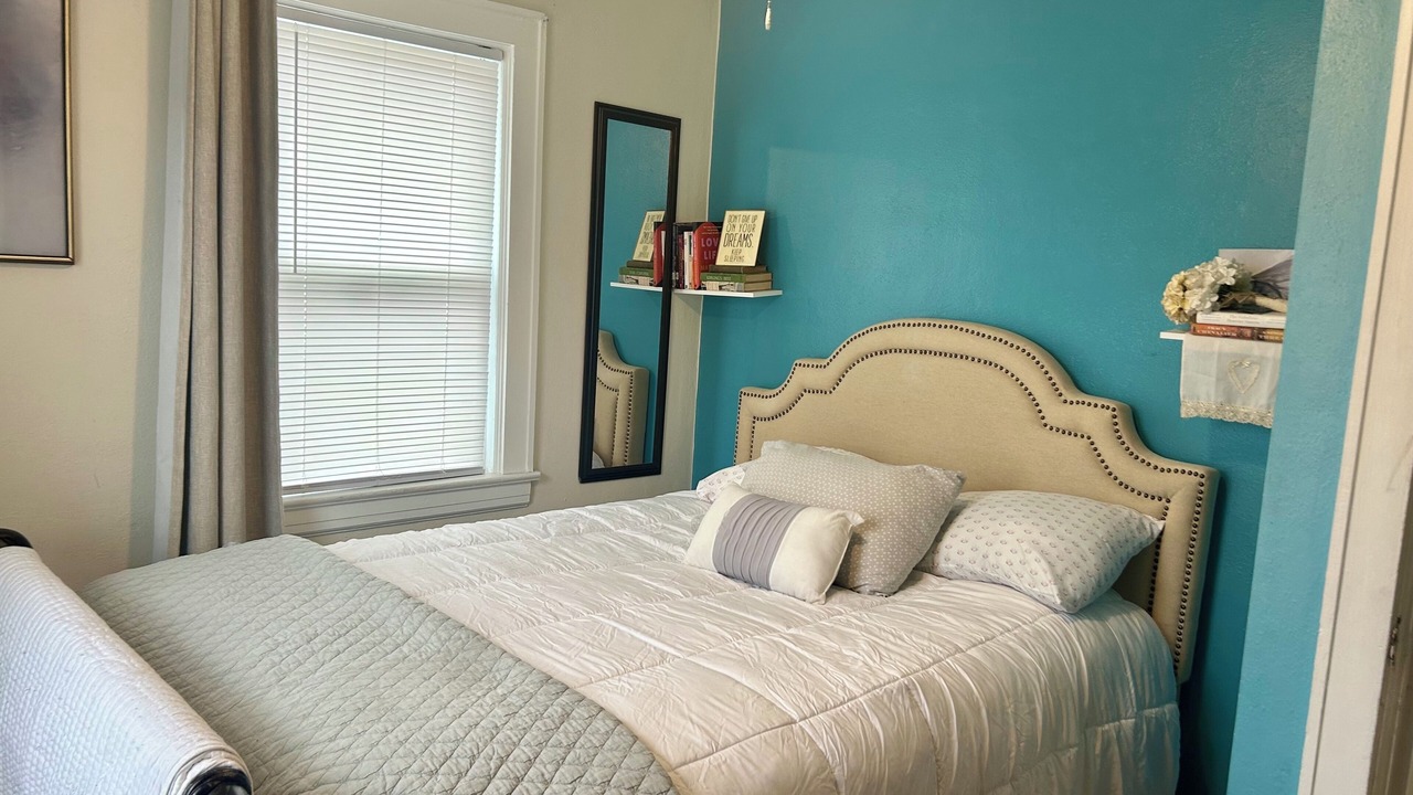 Photo of Bedroom in Burnt Chimney