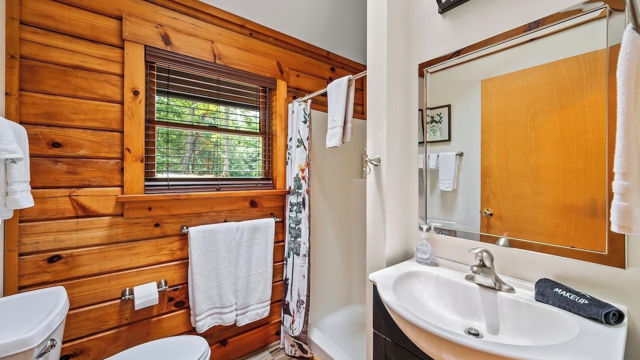 Photo of Bathroom in Union Hall