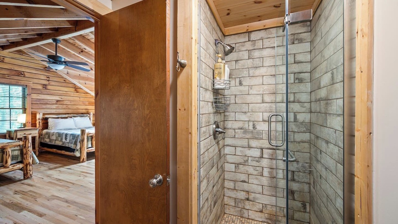 Photo of Bathroom in Union Hall