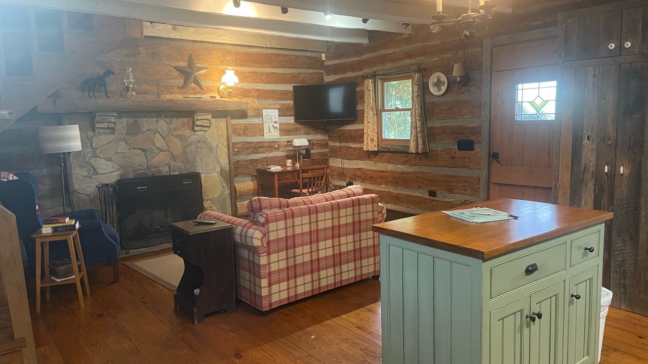 Photo of Livingroom in Landrum