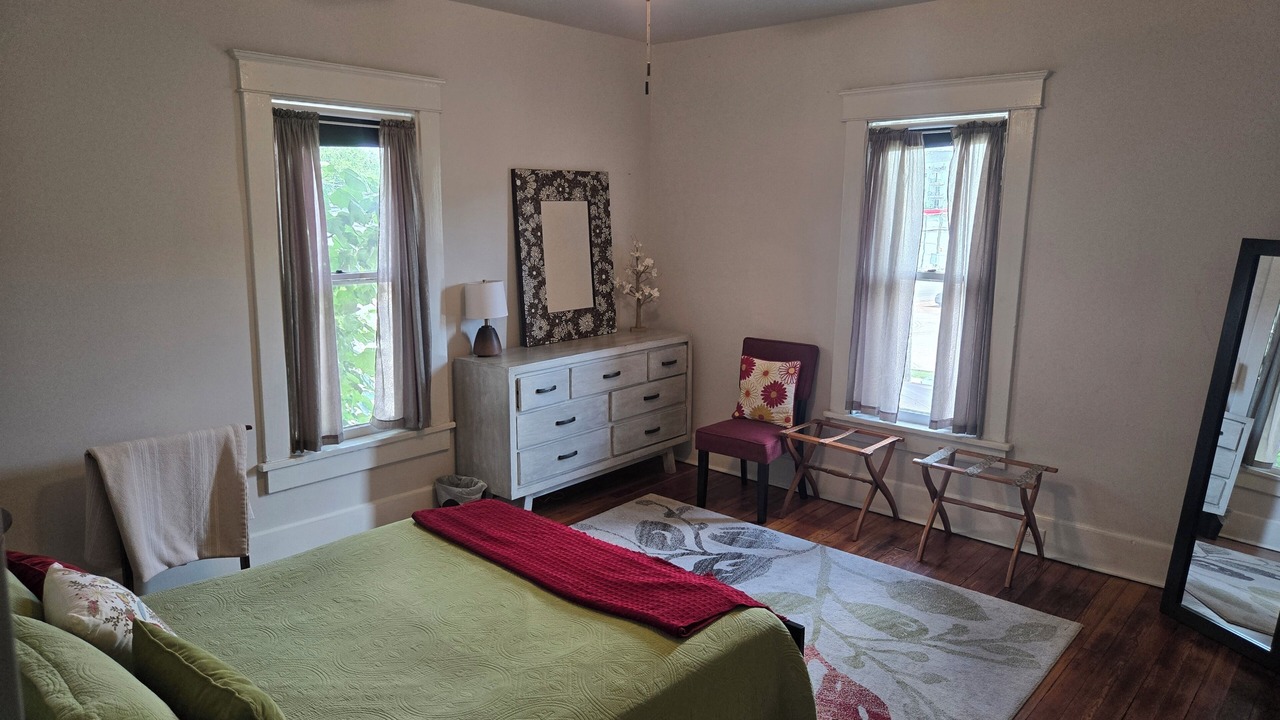 Photo of Bedroom in Lockeland Springs