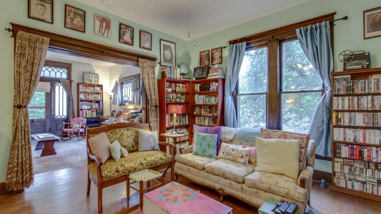 Photo of Livingroom in Lockeland Springs