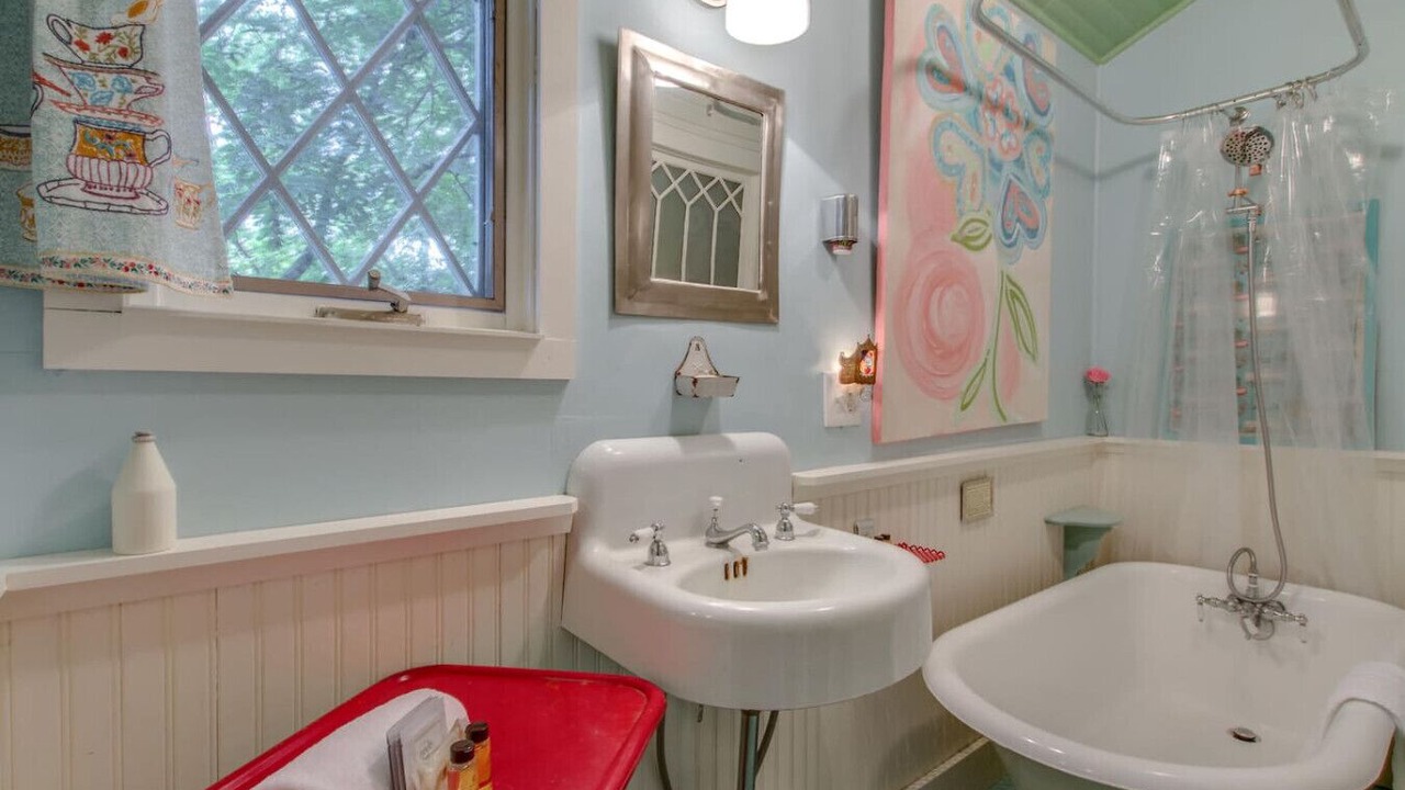 Photo of Bathroom in Lockeland Springs