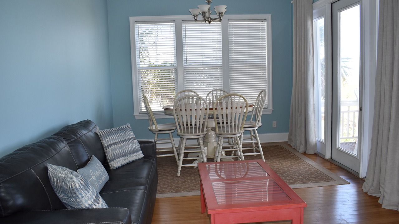 Photo of Livingroom in North Carolina Coast