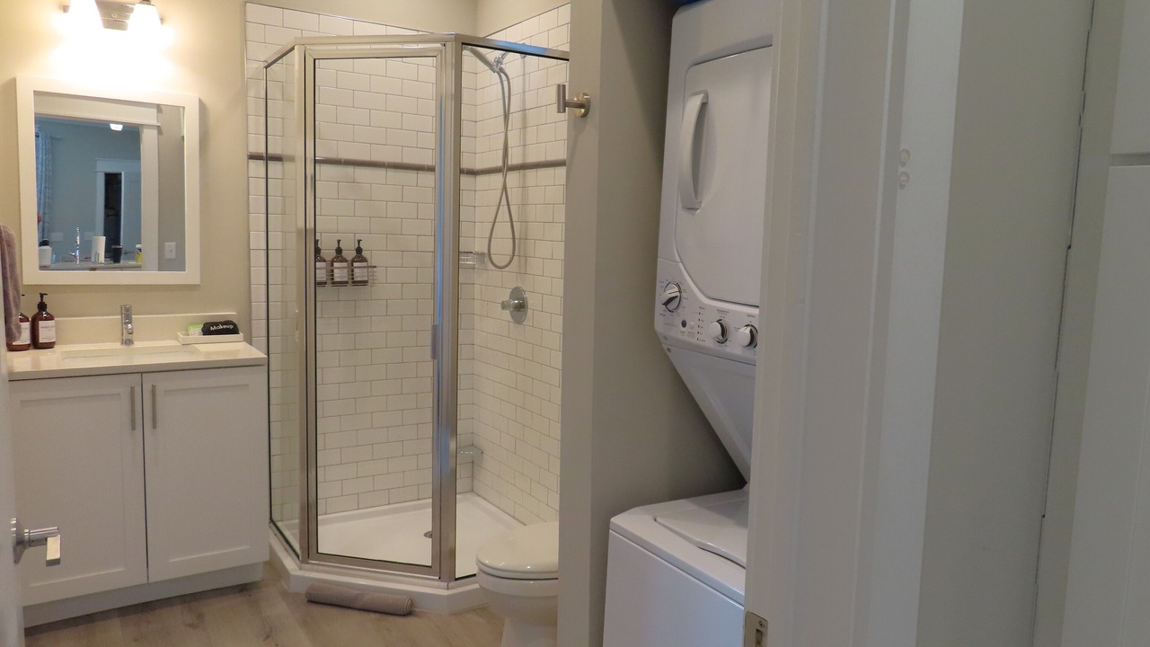 Photo of Bathroom in River District