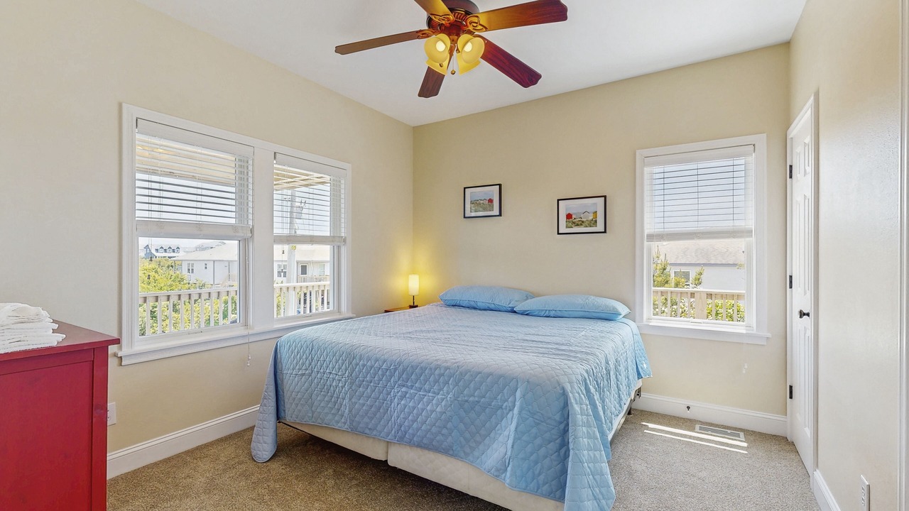 Photo of Bedroom in Waves