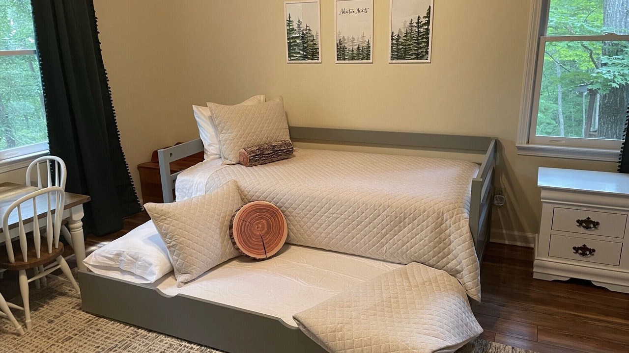 Photo of Bedroom in Walnut Mountain