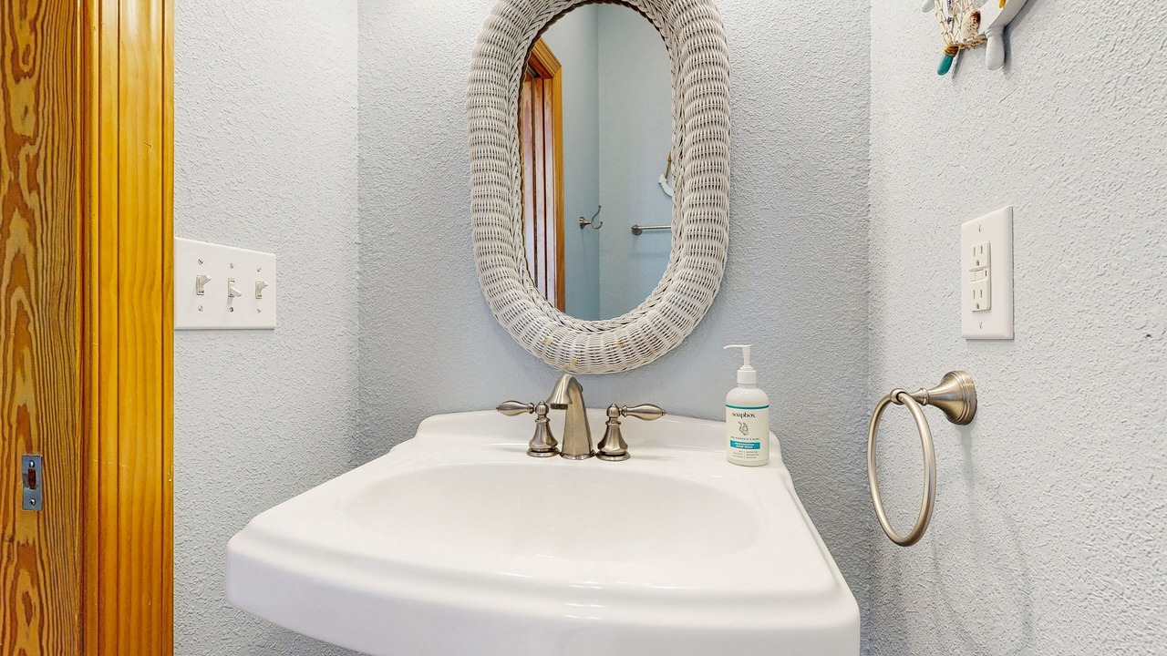 Photo of Bathroom in Wind Over Waves