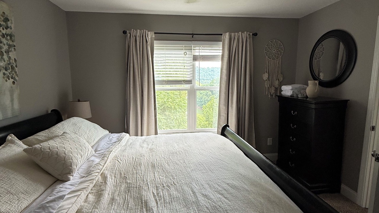 Photo of Bedroom in Lakeside Estates