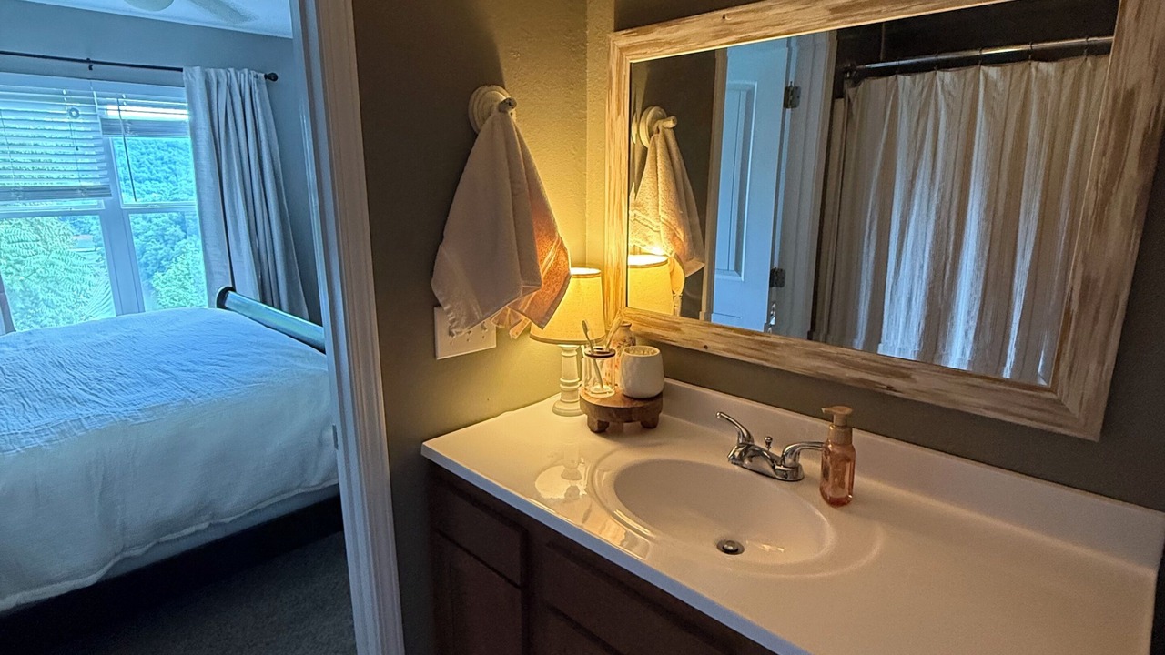 Photo of Bedroom in Lakeside Estates