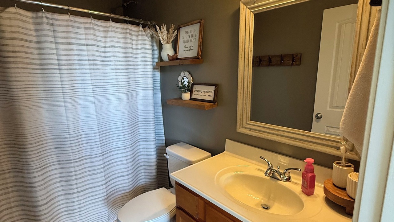 Photo of Bathroom in Lakeside Estates