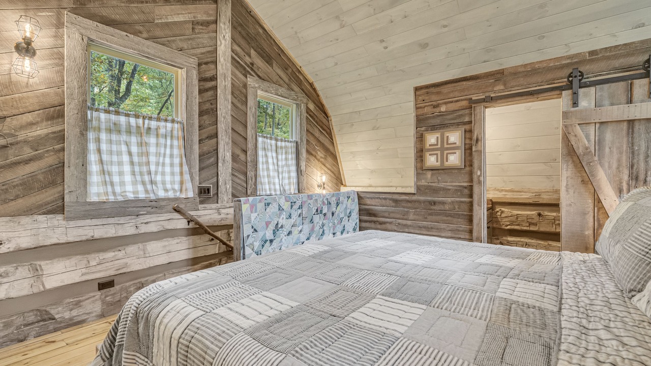 Photo of Bedroom in Smoky Mountains