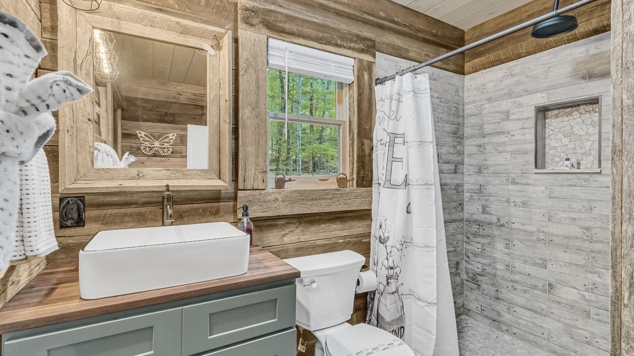 Photo of Bathroom in Smoky Mountains