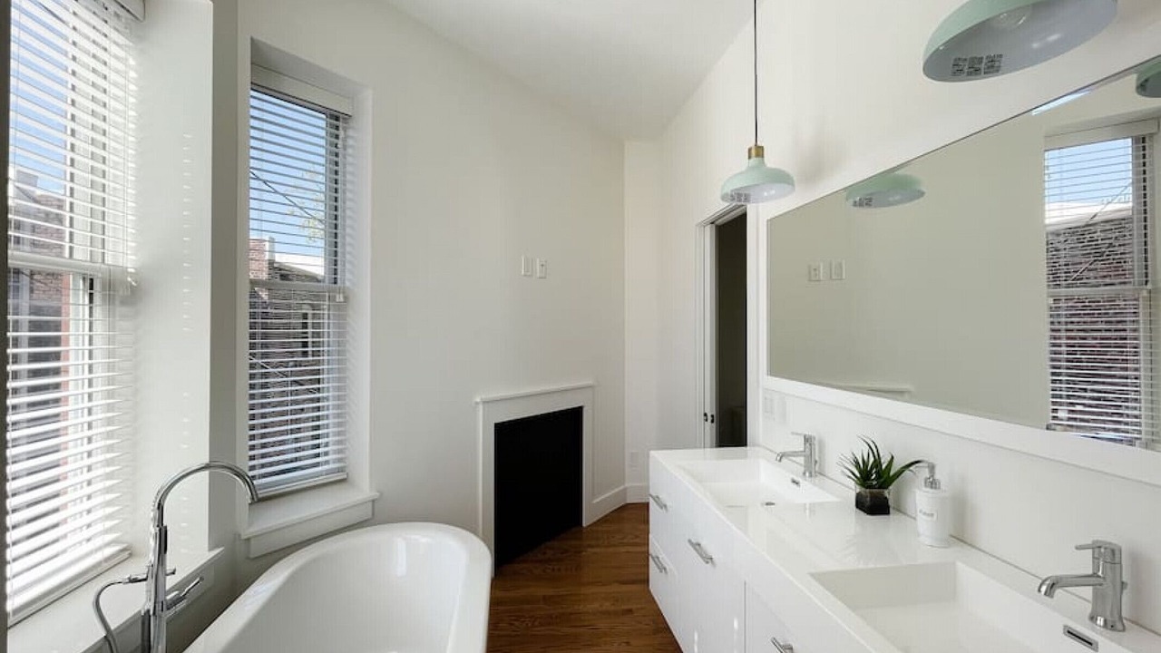 Photo of Bathroom in Downtown Knoxville