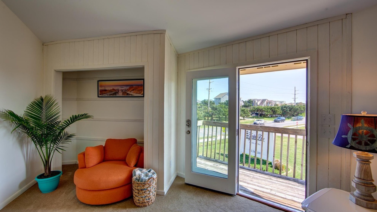 Photo of Livingroom in Avon