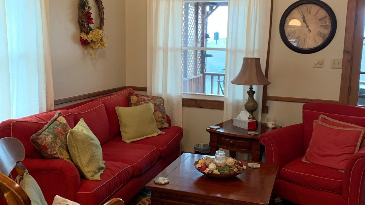 Photo of Livingroom in Byrdstown
