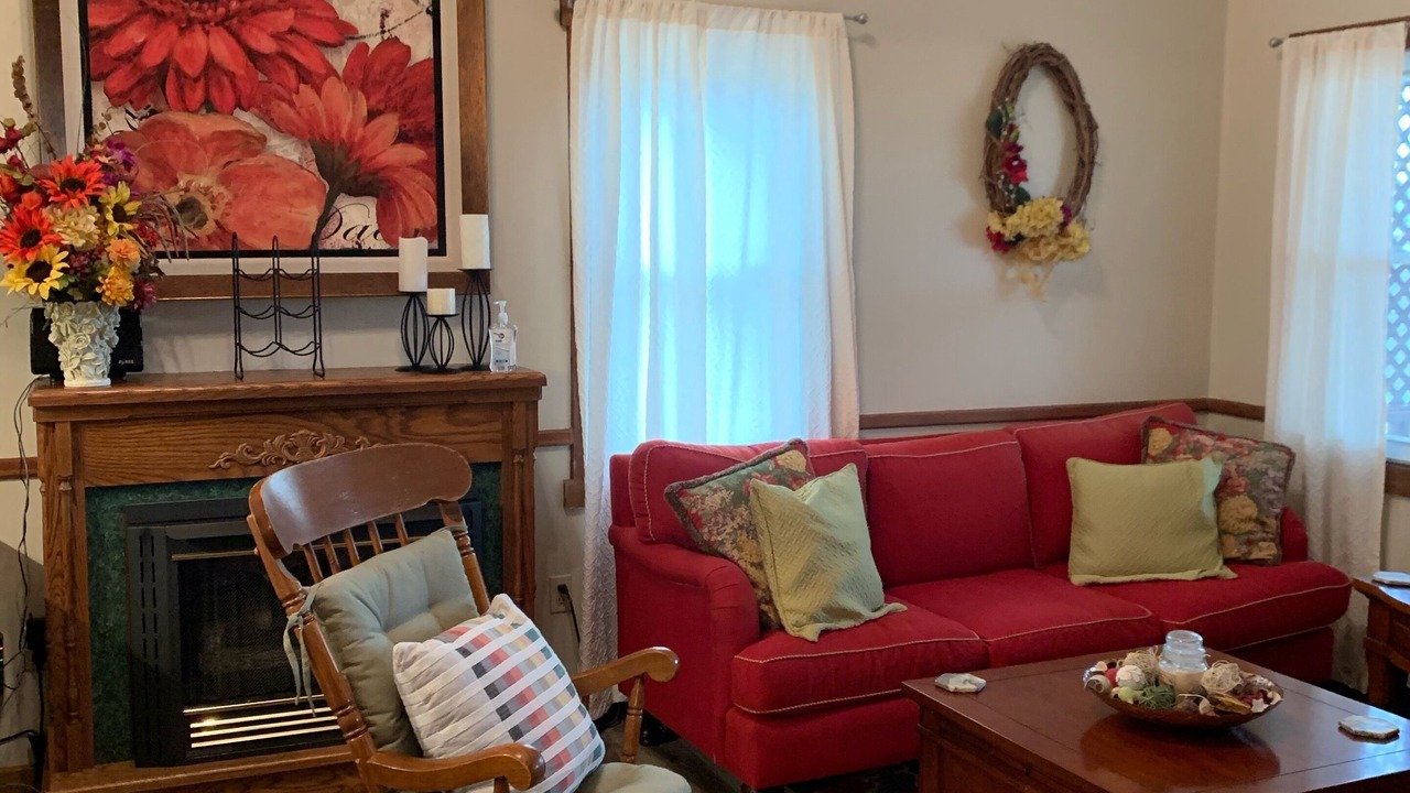 Photo of Livingroom in Byrdstown