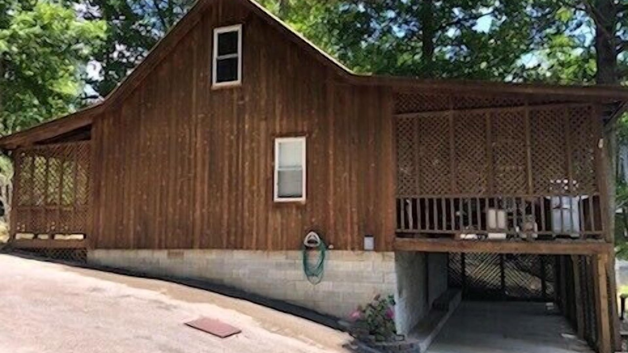 Photo of Outdoor in Byrdstown