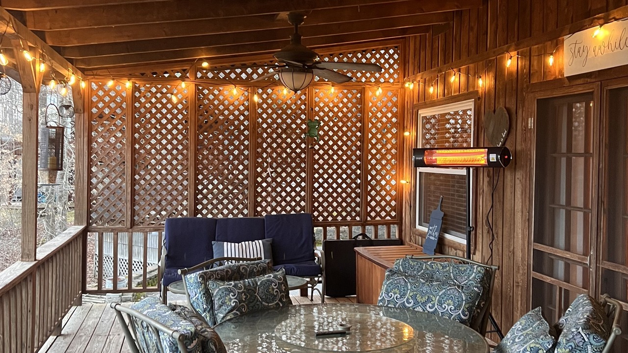 Photo of Patio Balcony in Byrdstown