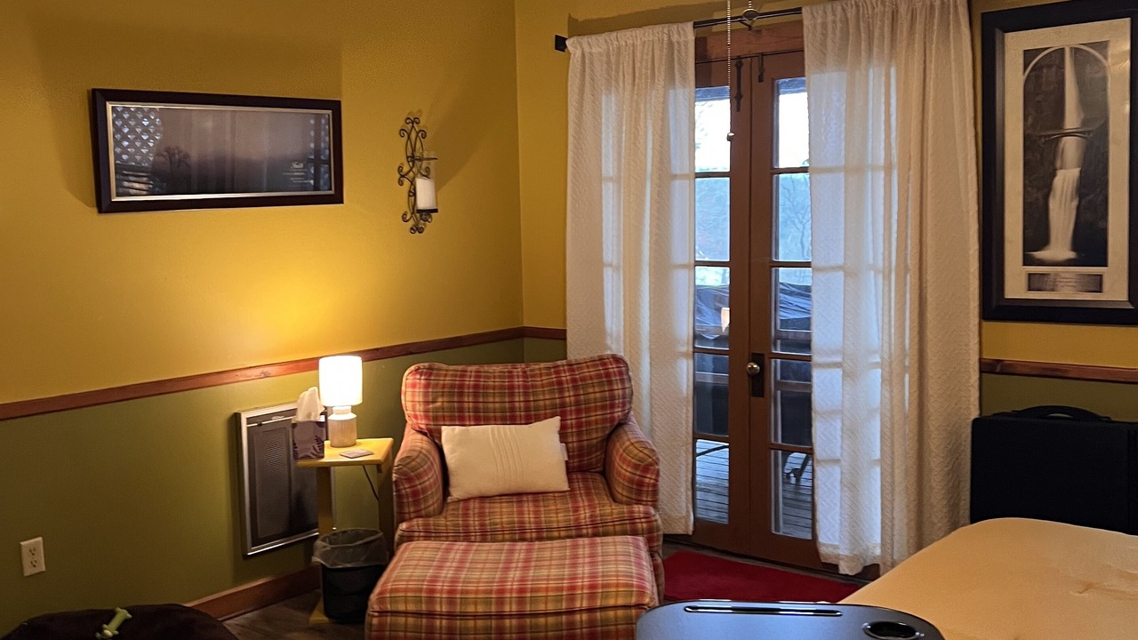 Photo of Bedroom in Byrdstown
