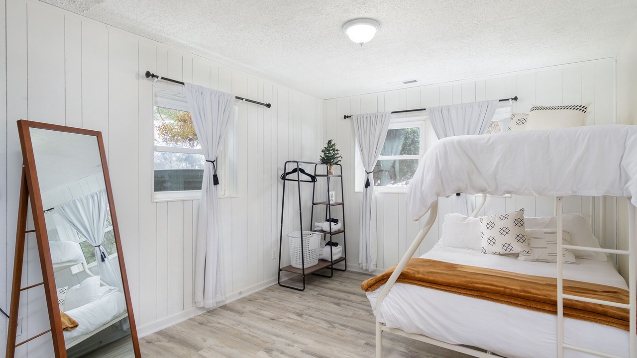 Photo of Bedroom in Arden