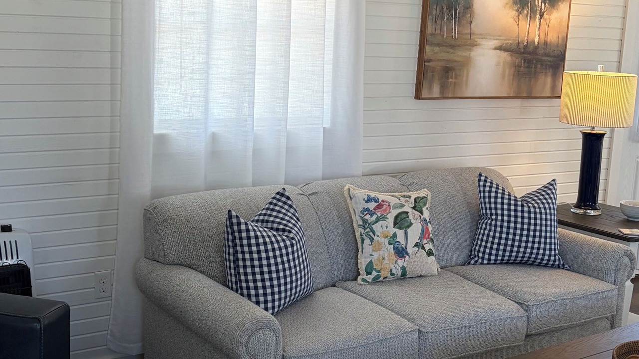 Photo of Livingroom in Monticello