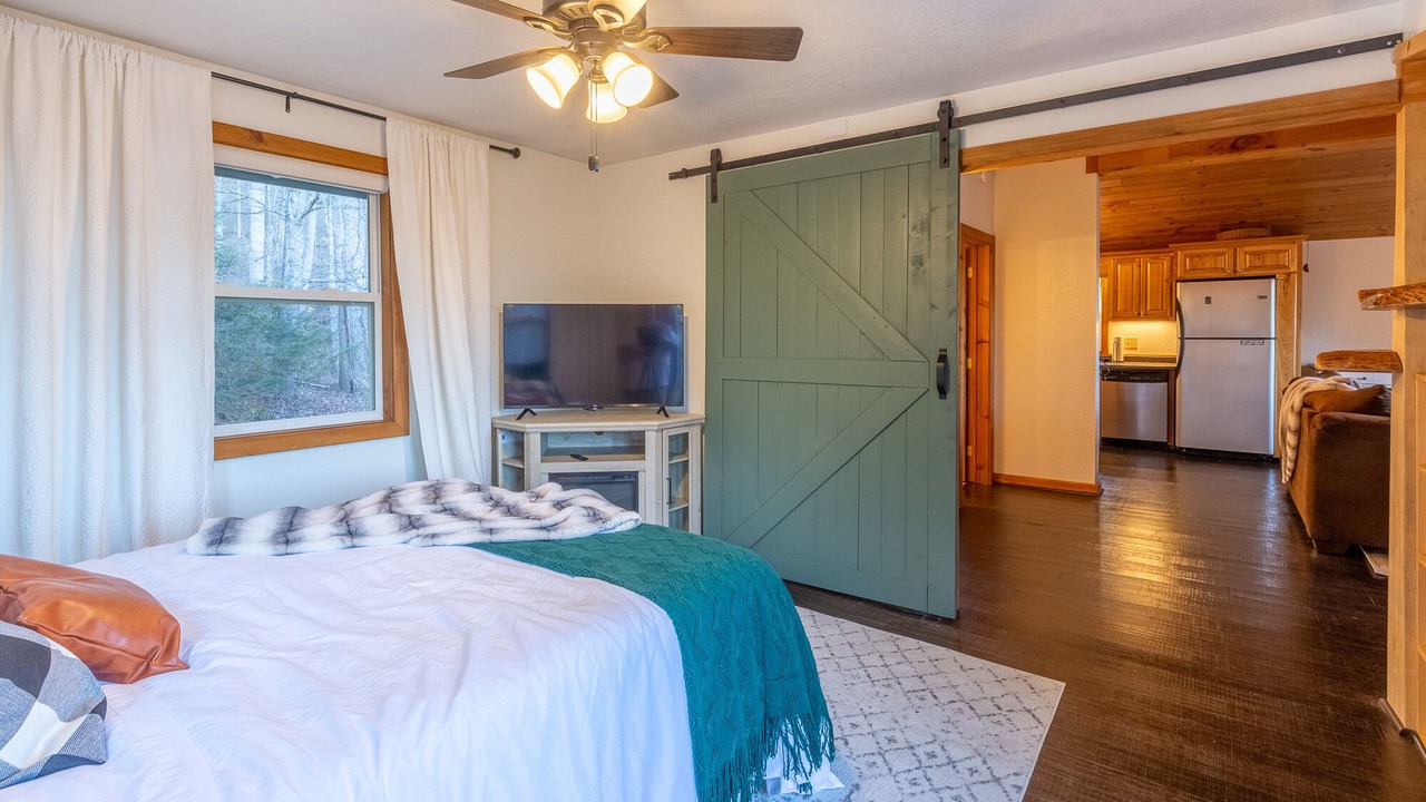 Photo of Bedroom in Sylva