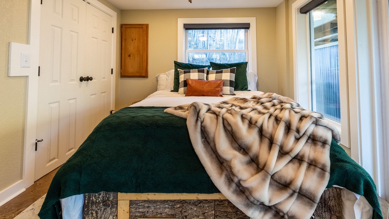 Photo of Bedroom in Sylva