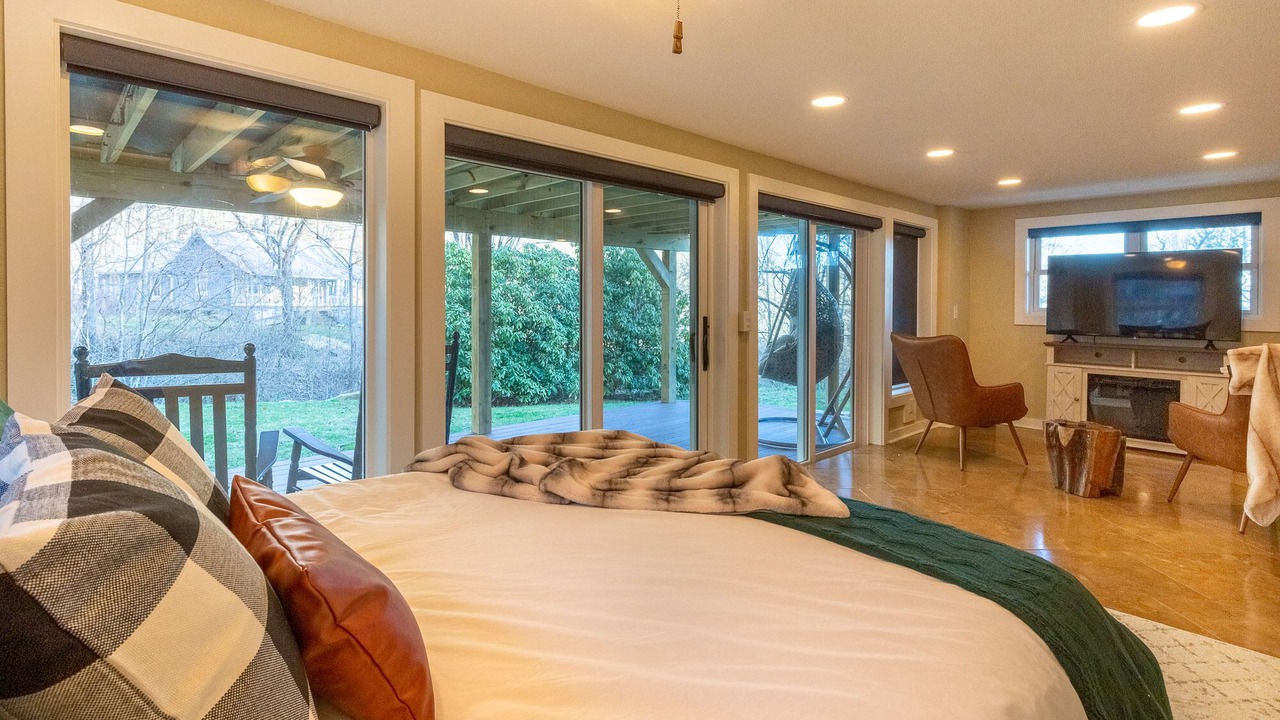 Photo of Bedroom in Sylva