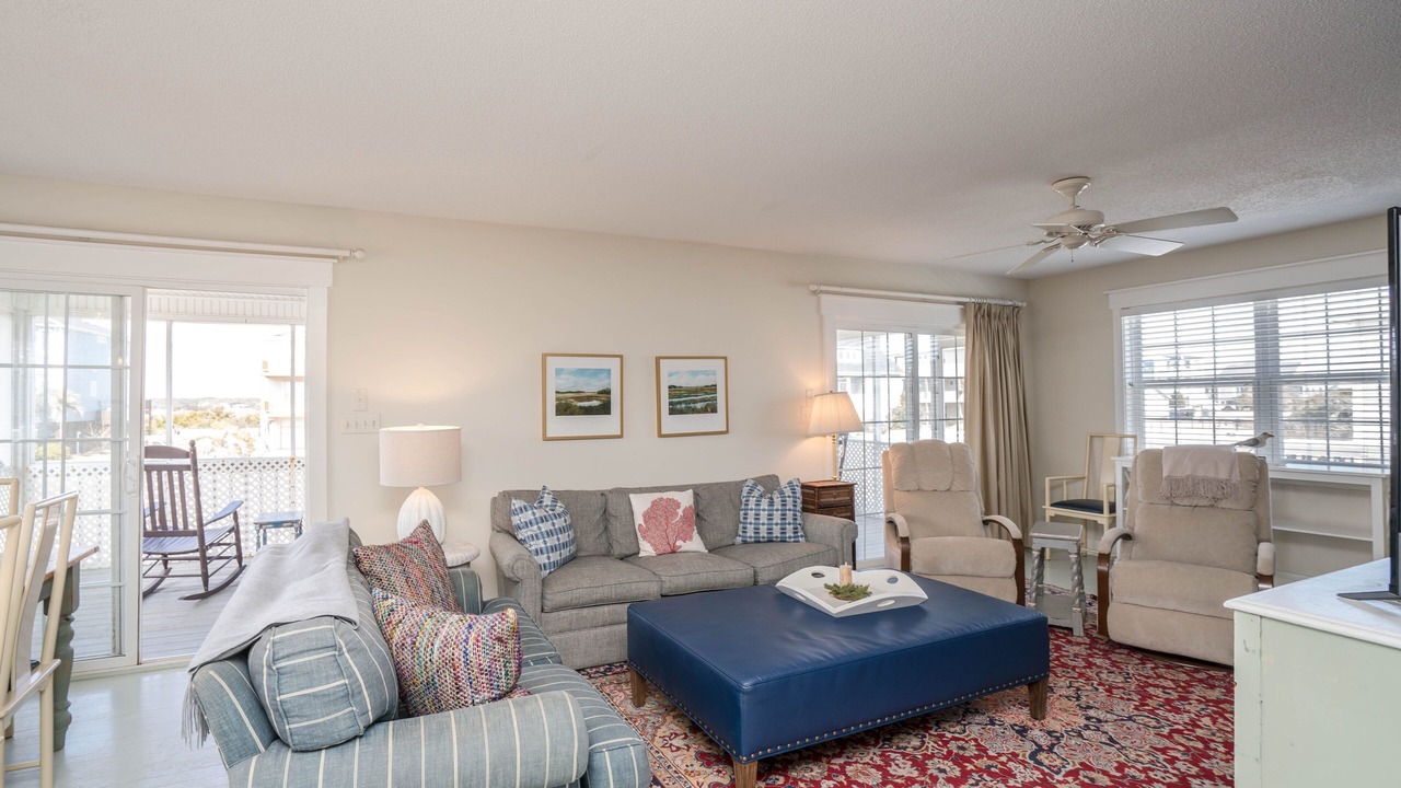 Photo of Livingroom in Oak Island