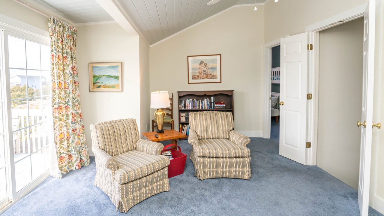 Photo of Livingroom in Oak Island