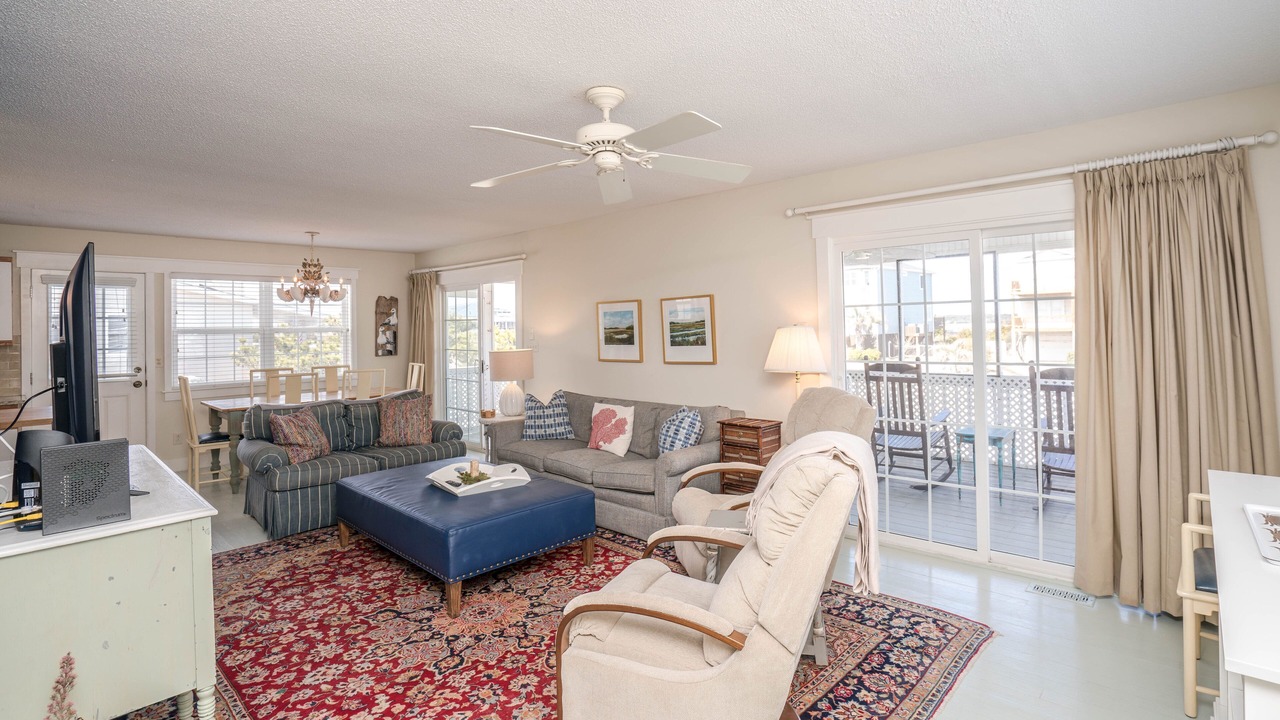 Photo of Livingroom in Oak Island