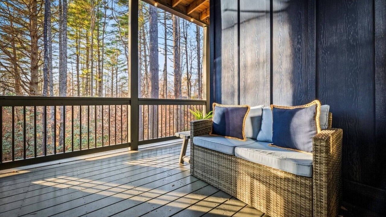 Photo of Patio Balcony in Horse Shoe