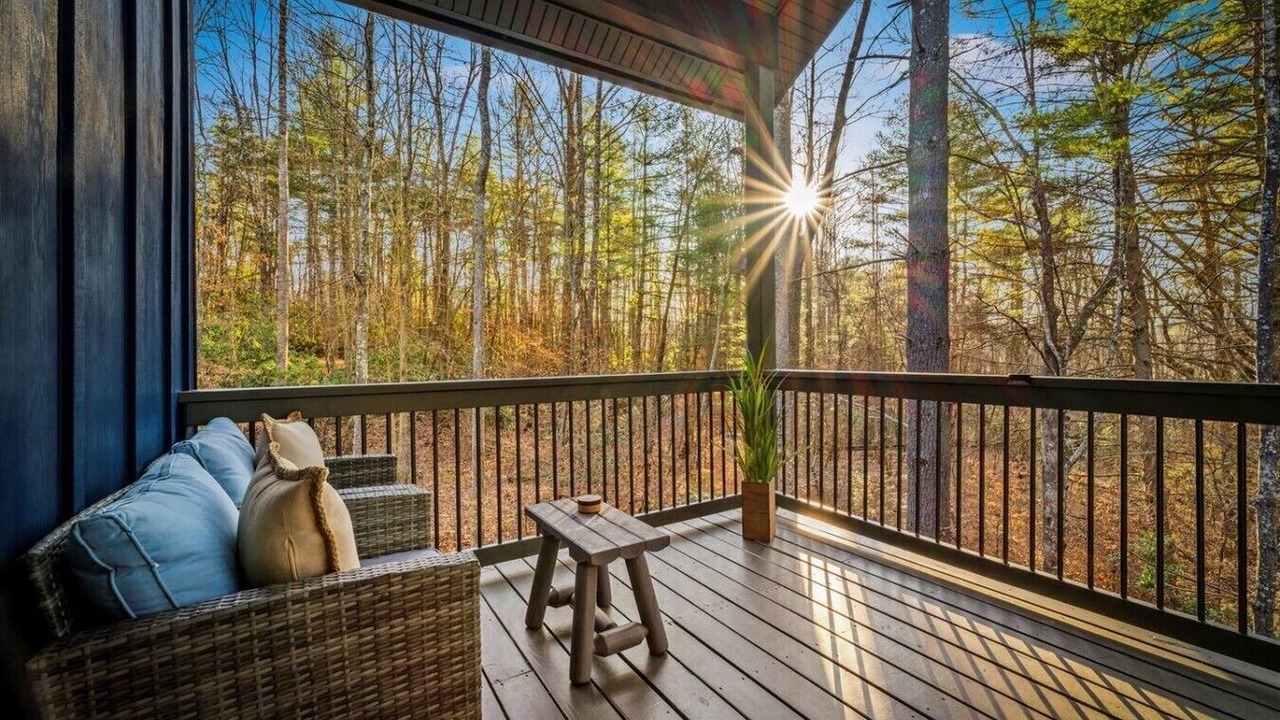 Photo of Patio Balcony in Horse Shoe
