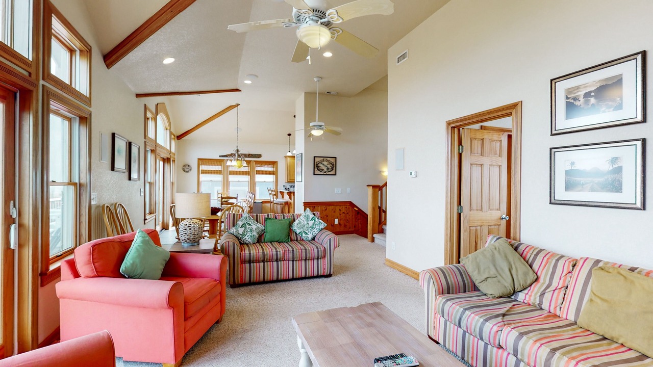 Photo of Livingroom in Waves