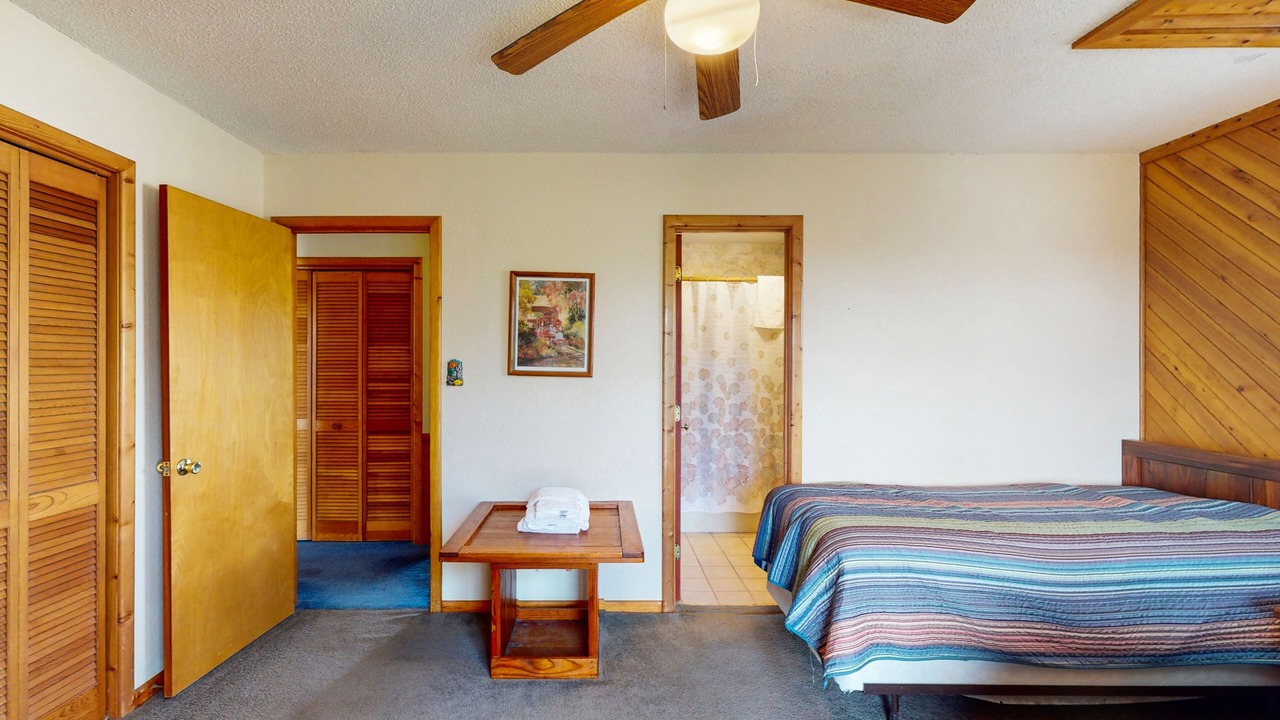 Photo of Bedroom in Waves