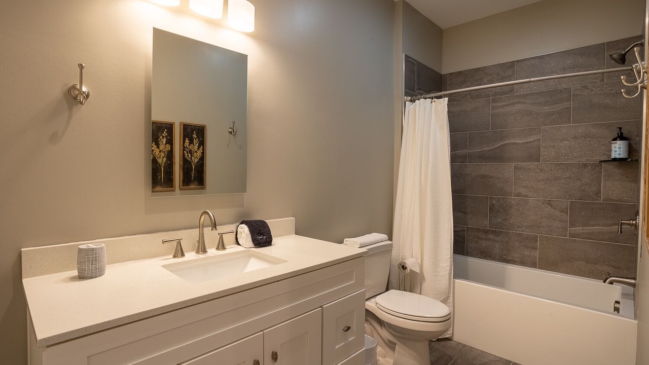 Photo of Bedroom in Woodfin