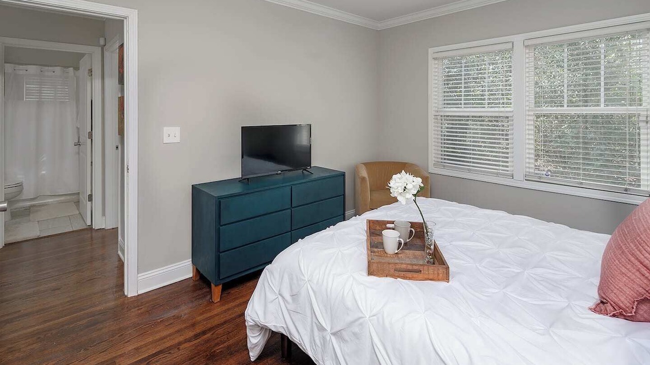 Photo of Bedroom in Villa Heights