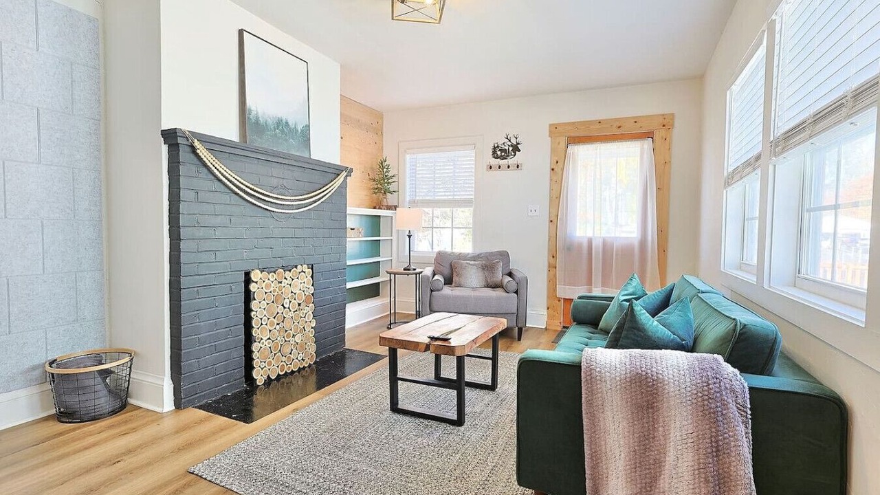 Photo of Livingroom in Knoxville