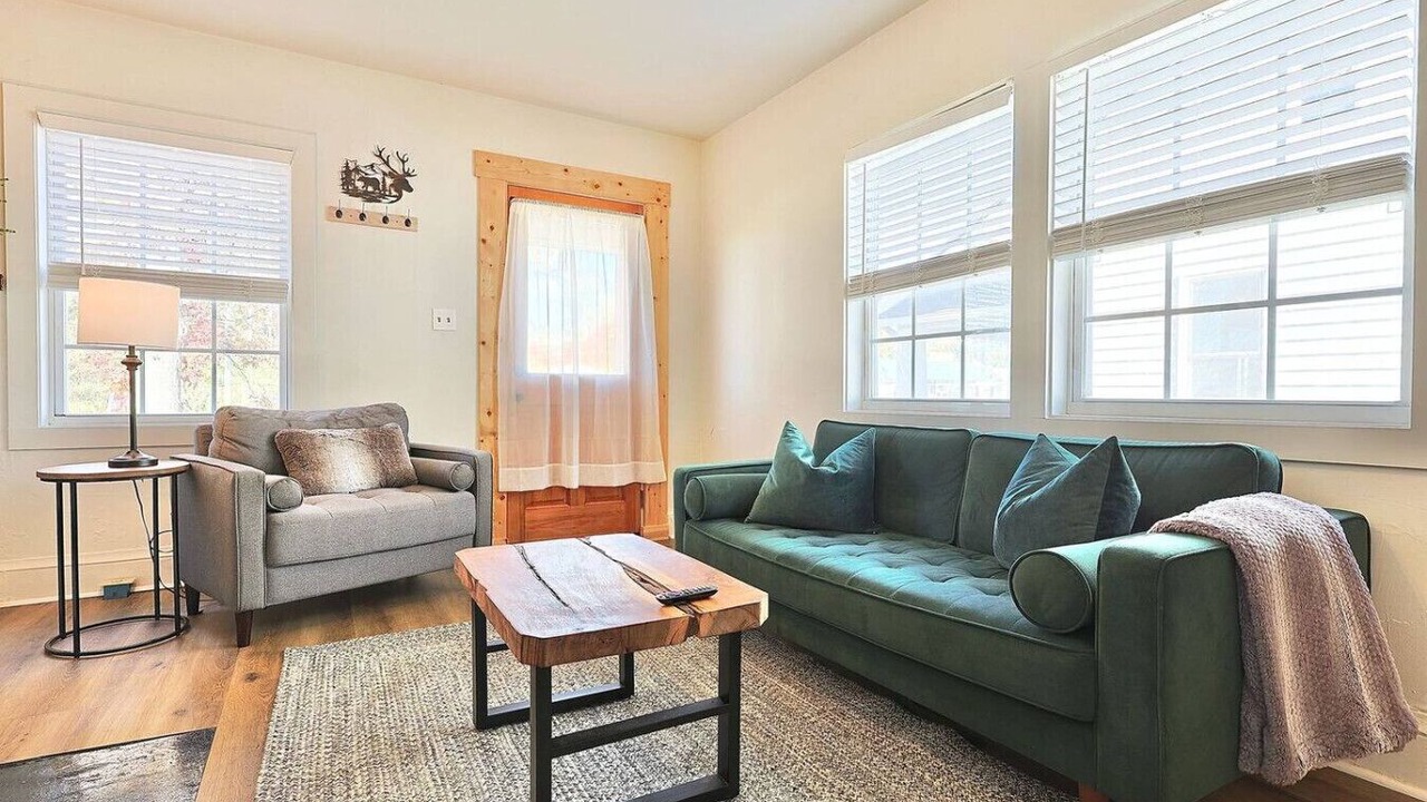 Photo of Livingroom in Knoxville