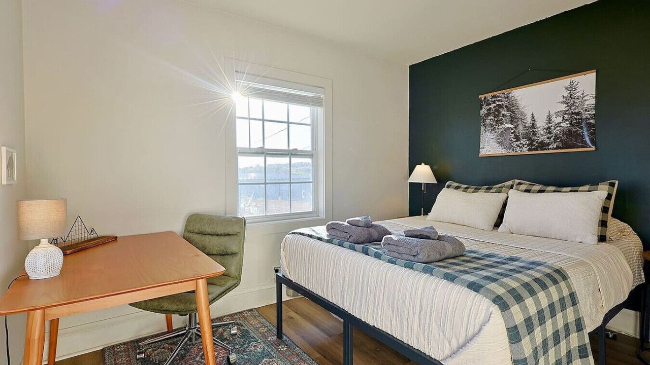 Photo of Bedroom in Knoxville