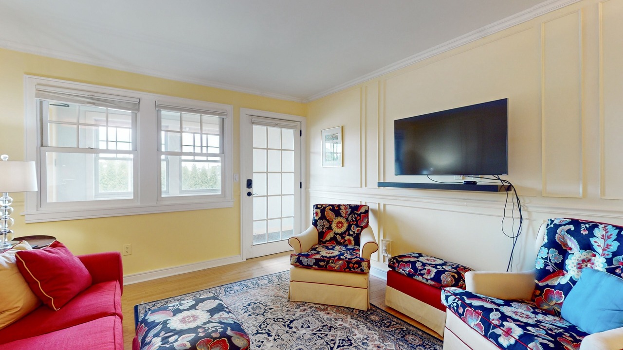 Photo of Livingroom in Downtown Asheville