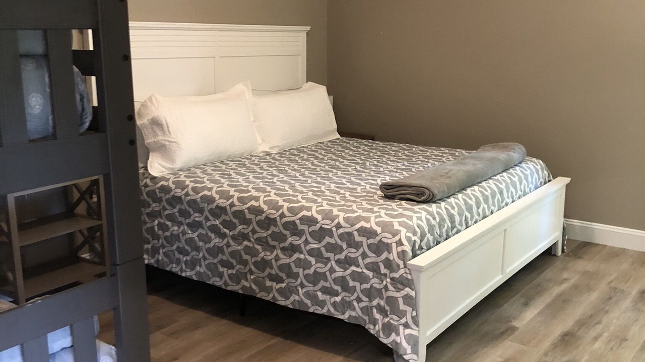 Photo of Bedroom in La Follette