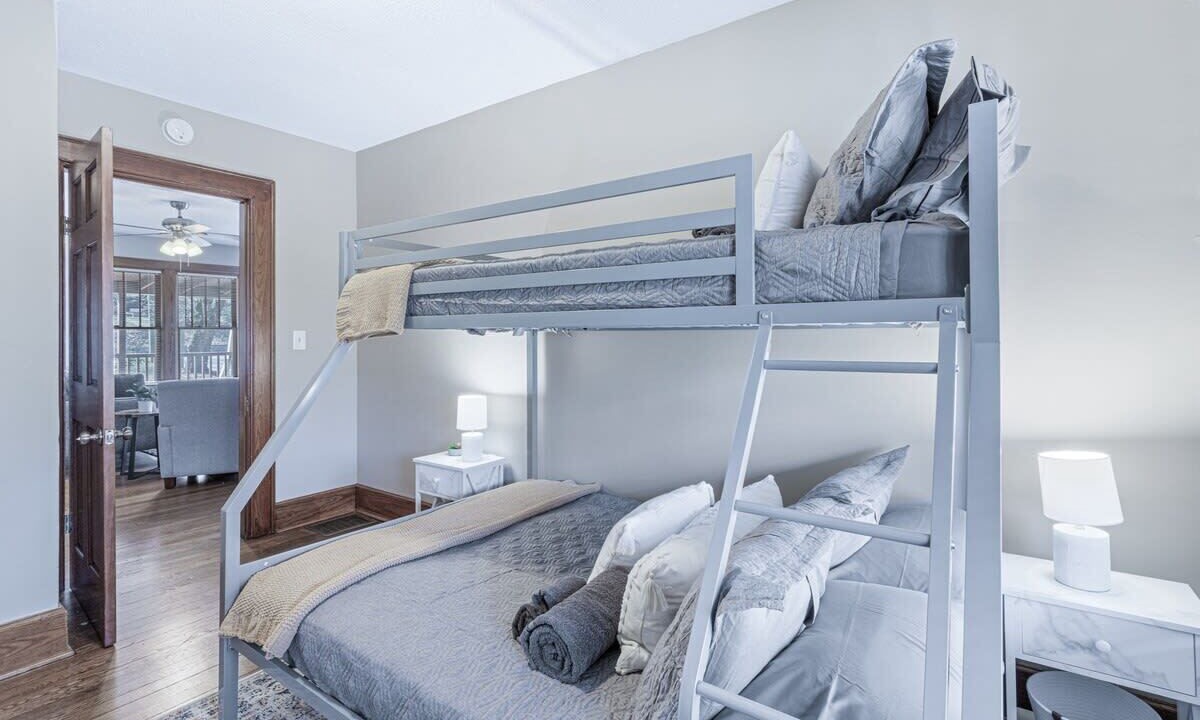 Photo of Bedroom in Lupton City