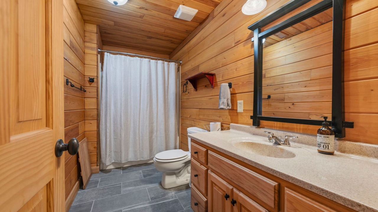 Photo of Bathroom in Fountain Run